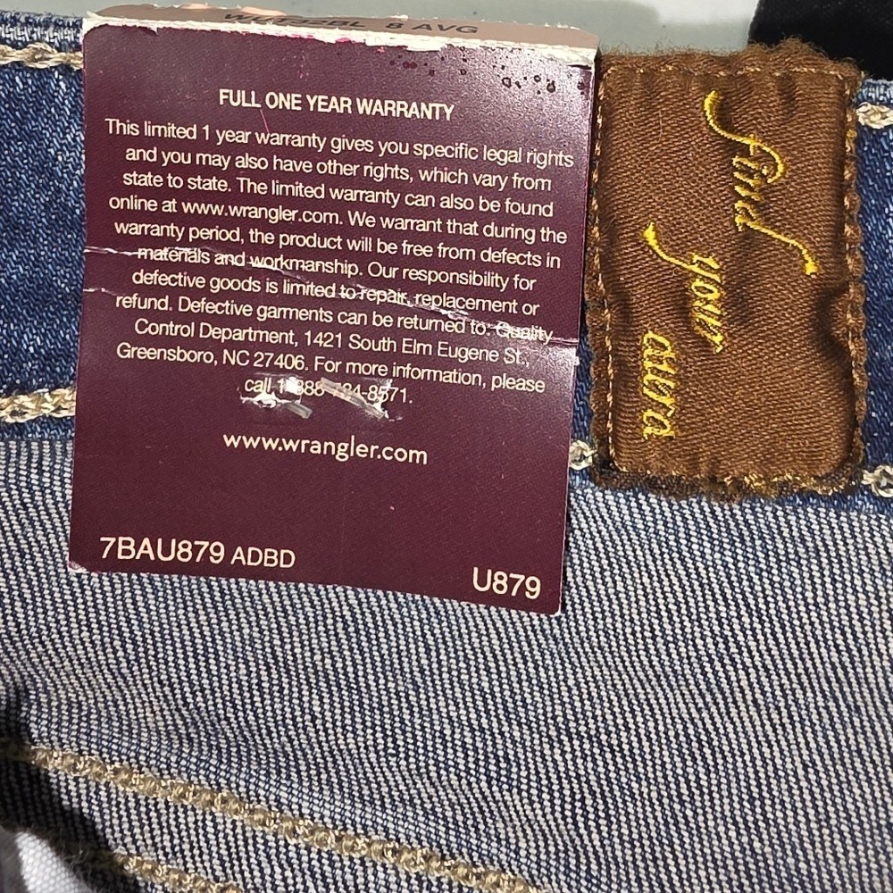 NWT Aura by Wrangler Instantly Slimming Denim Shorts Size 8 Ave Mom Friendly - Picture 5 of 8